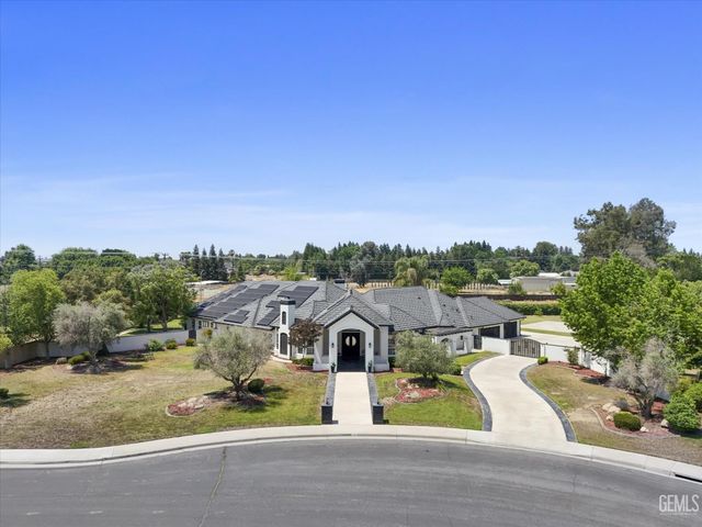 311 Saba Way, Bakersfield, CA 93314