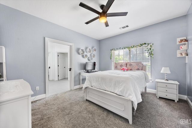 311 Saba Way, Bakersfield, CA 93314