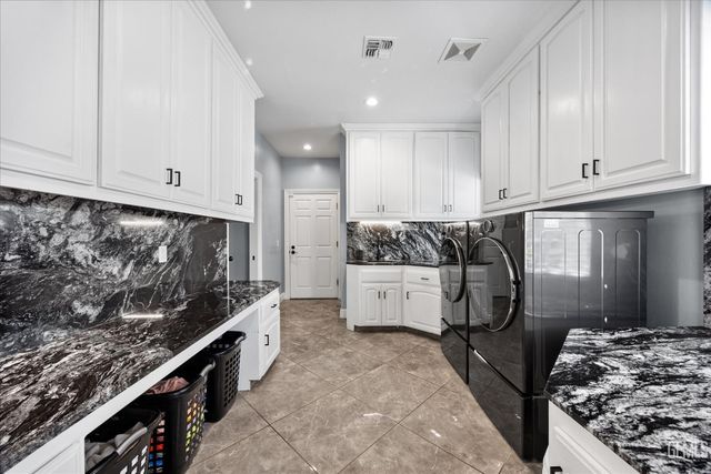 311 Saba Way, Bakersfield, CA 93314