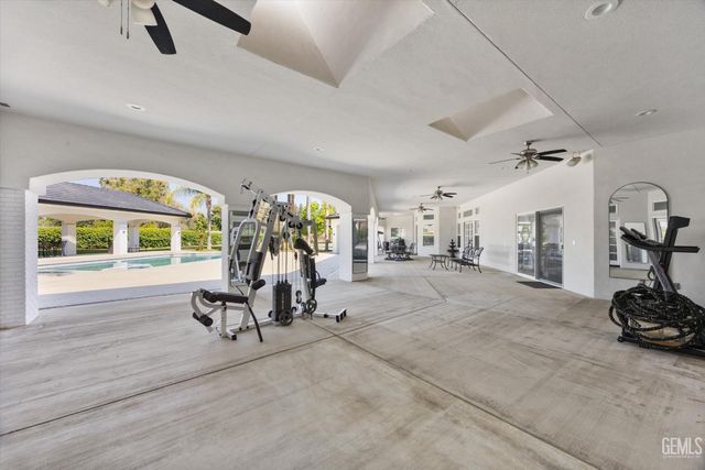 311 Saba Way, Bakersfield, CA 93314