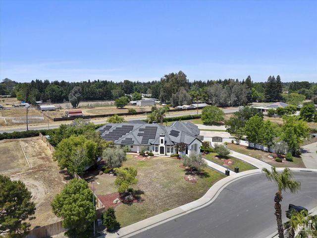 311 Saba Way, Bakersfield, CA 93314