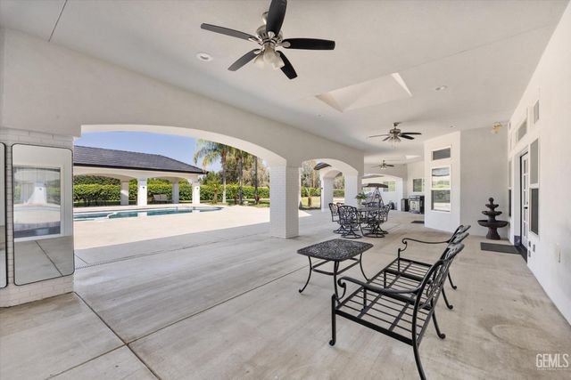 311 Saba Way, Bakersfield, CA 93314