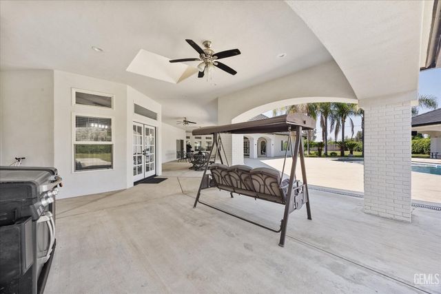 311 Saba Way, Bakersfield, CA 93314