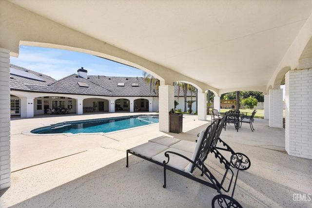 311 Saba Way, Bakersfield, CA 93314