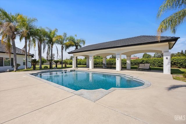 311 Saba Way, Bakersfield, CA 93314