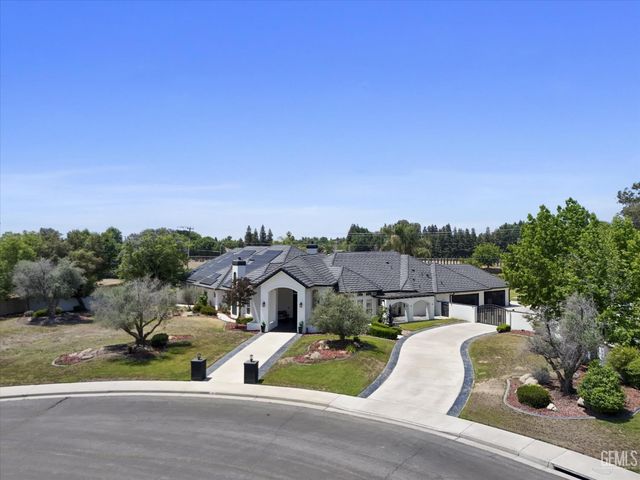 311 Saba Way, Bakersfield, CA 93314