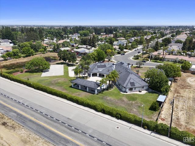 311 Saba Way, Bakersfield, CA 93314