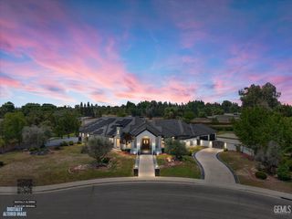 311 Saba Way, Bakersfield, CA 93314