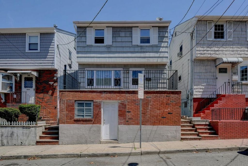 294 LEMBECK AVE, Jc, Greenville, NJ 07305