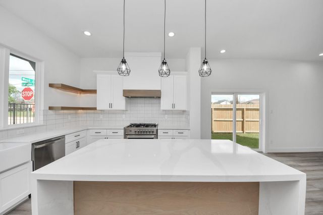 1818 West Street, Houston, TX 77026