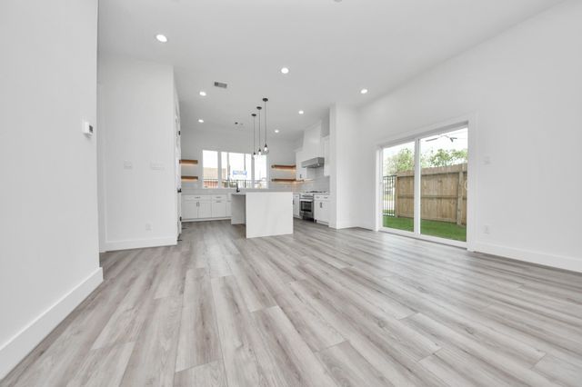 1818 West Street, Houston, TX 77026