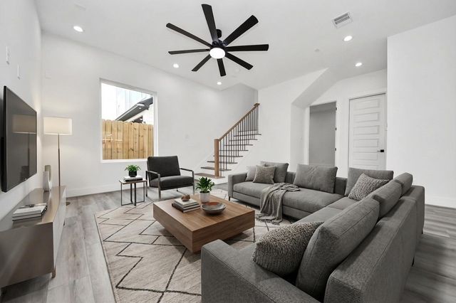 1818 West Street, Houston, TX 77026