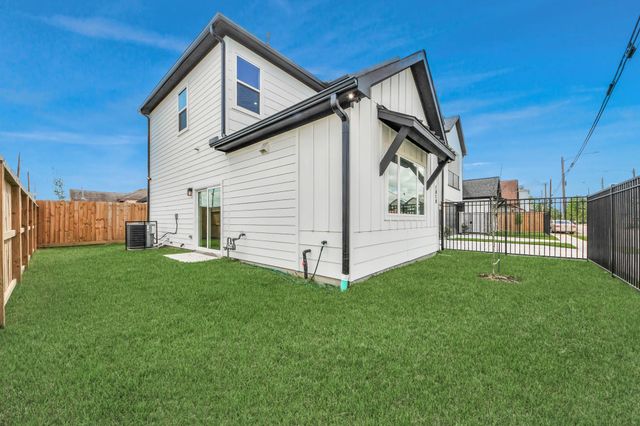 1818 West Street, Houston, TX 77026