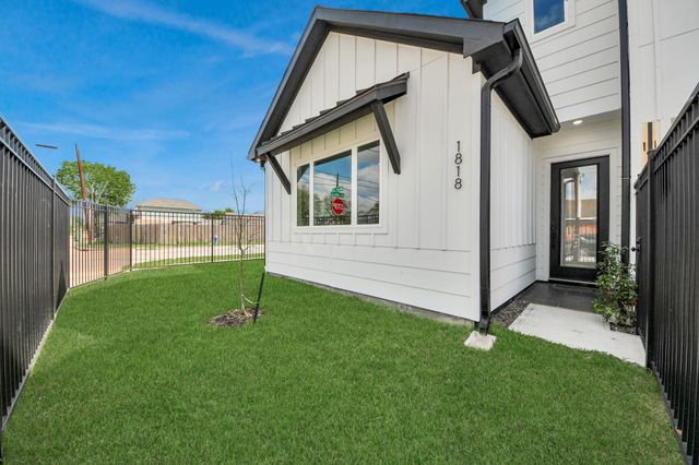1818 West Street, Houston, TX 77026