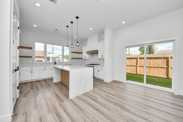 1818 West Street, Houston, TX 77026