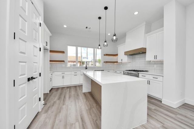 1818 West Street, Houston, TX 77026