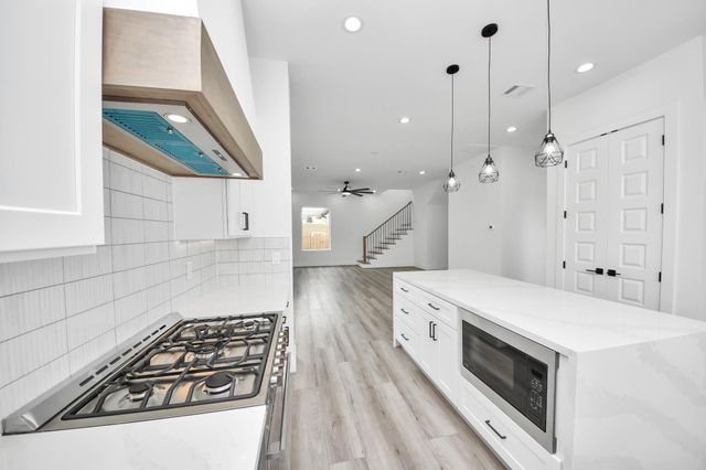 1818 West Street, Houston, TX 77026