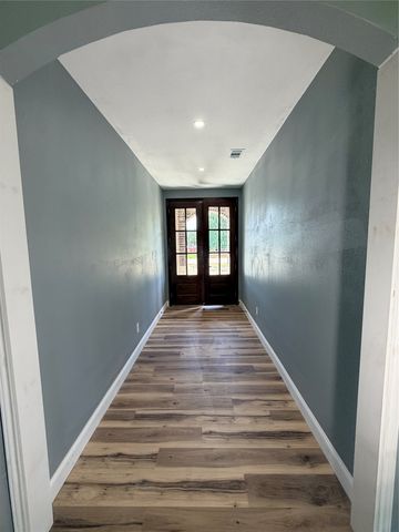 302 E Travis Street, Leonard, TX 75452