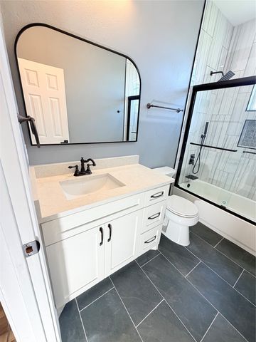 302 E Travis Street, Leonard, TX 75452