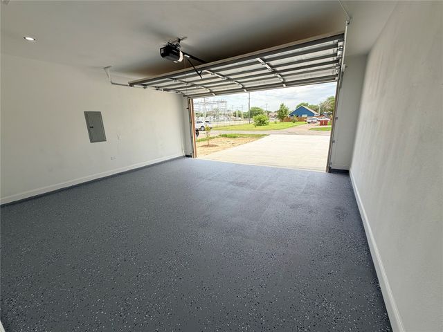 302 E Travis Street, Leonard, TX 75452