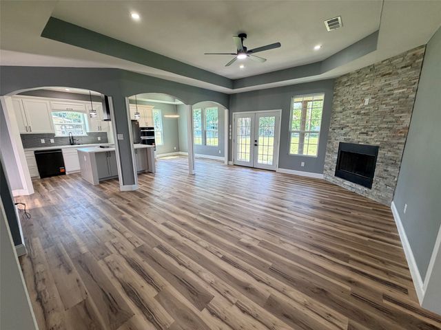 302 E Travis Street, Leonard, TX 75452