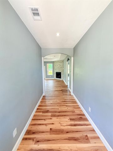 302 E Travis Street, Leonard, TX 75452