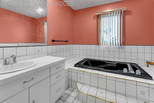 15135 CHURCHILL ST Street, Southgate, MI 48195