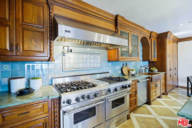 1274 N Clark Street, West Hollywood, CA 90069