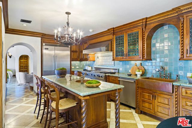 1274 N Clark Street, West Hollywood, CA 90069