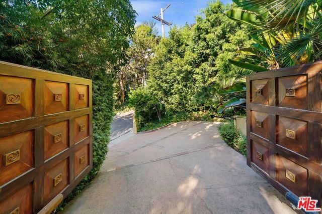 1274 N Clark Street, West Hollywood, CA 90069