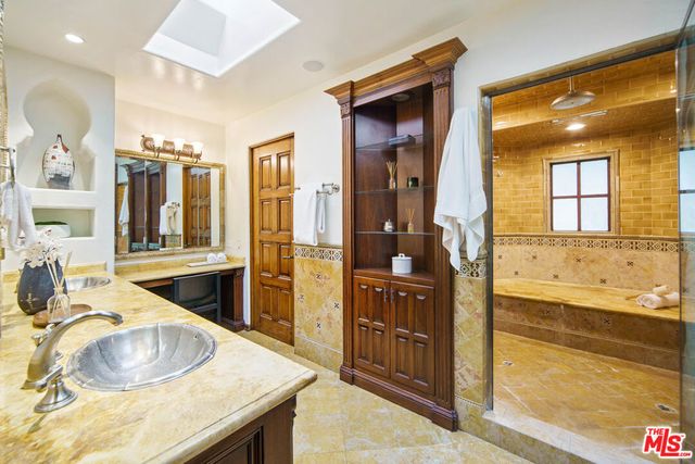 1274 N Clark Street, West Hollywood, CA 90069