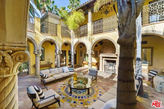 1274 N Clark Street, West Hollywood, CA 90069