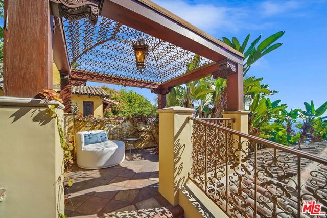 1274 N Clark Street, West Hollywood, CA 90069