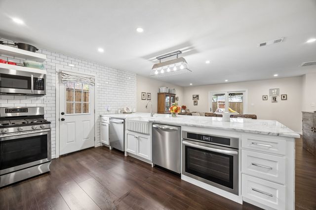 9422 Lenel Place, Dallas, TX 75220