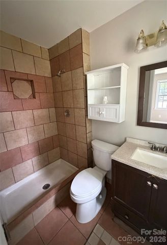 7101 Riding Trail Road, Charlotte, NC 28212