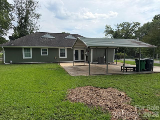 7101 Riding Trail Road, Charlotte, NC 28212
