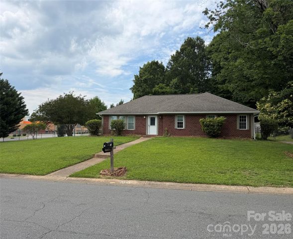 7101 Riding Trail Road, Charlotte, NC 28212