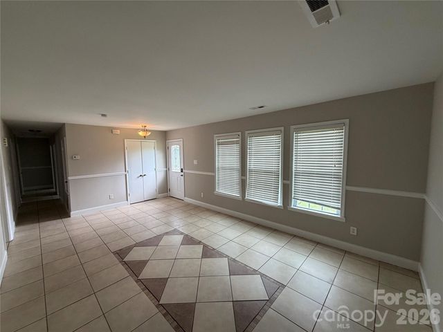 7101 Riding Trail Road, Charlotte, NC 28212
