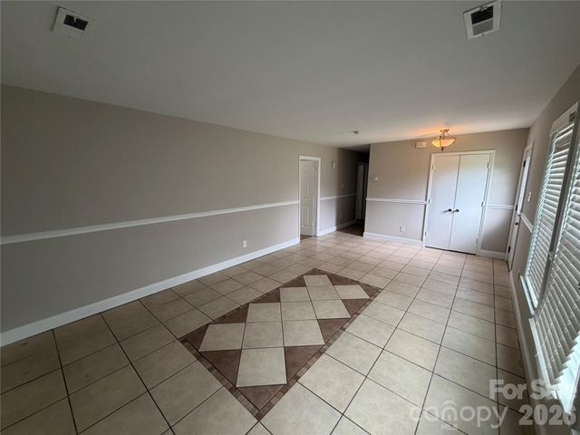 7101 Riding Trail Road, Charlotte, NC 28212