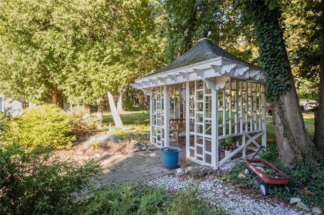 4430 Saint Paul Boulevard, Irondequoit, NY 14617