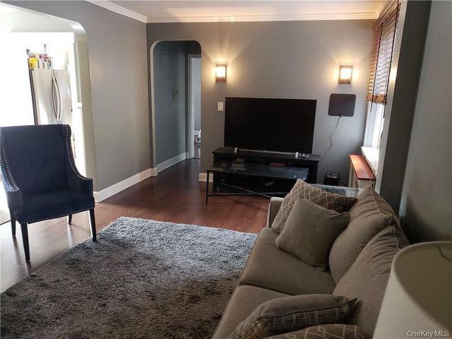 811 Bronx River Road 1 C, Bronxville, NY 10708