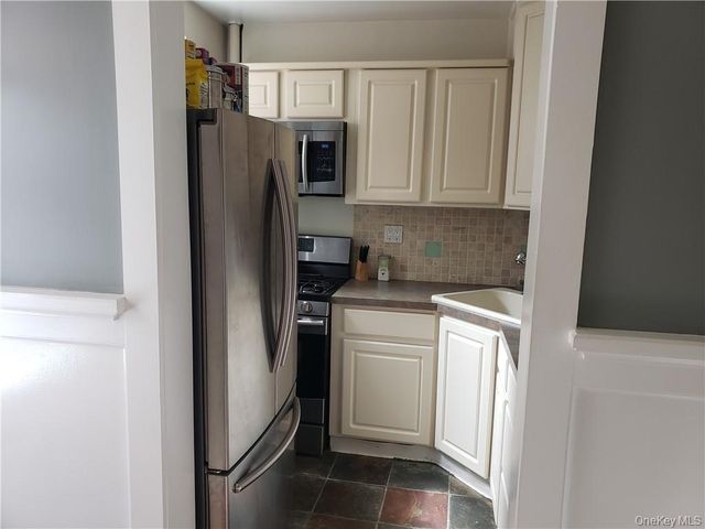 811 Bronx River Road 1 C, Bronxville, NY 10708