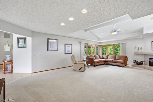 32672 Heron Circle, North Ridgeville, OH 44039