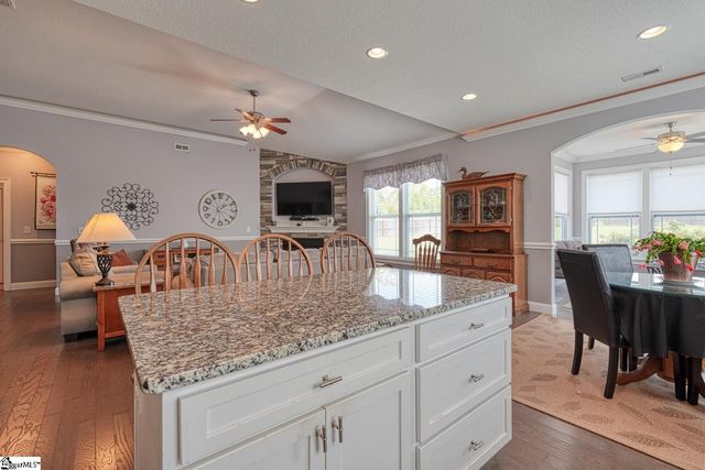 205 Creekside Farms Way, Duncan, SC 29334