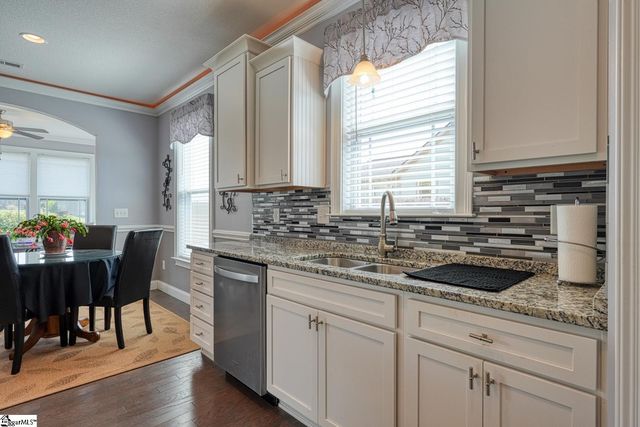 205 Creekside Farms Way, Duncan, SC 29334