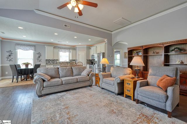 205 Creekside Farms Way, Duncan, SC 29334