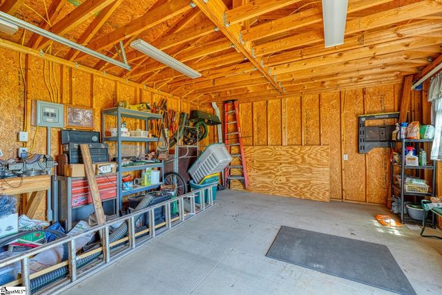 205 Creekside Farms Way, Duncan, SC 29334