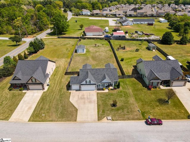 205 Creekside Farms Way, Duncan, SC 29334