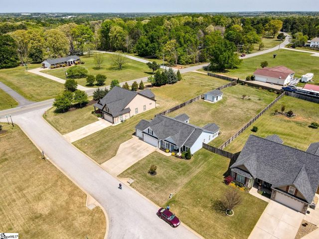 205 Creekside Farms Way, Duncan, SC 29334