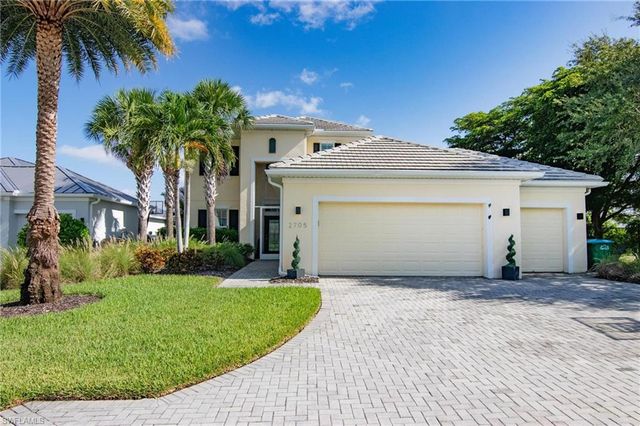 2705 Lambay CT, Cape Coral, FL 33991